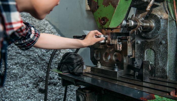 How Does a High-Precision CNC Machining Factory Guarantee ±.01mm Accuracy?(图1)