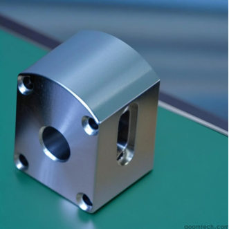 CNC подвергая механической обработке стальные детали